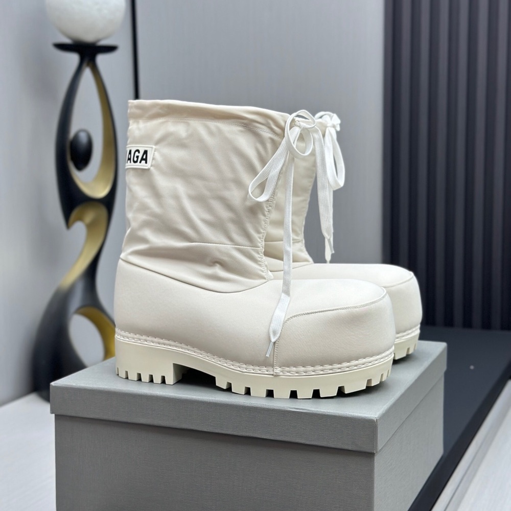 Balenciaga White Insulated Snow Boots - Picture 6 of 8